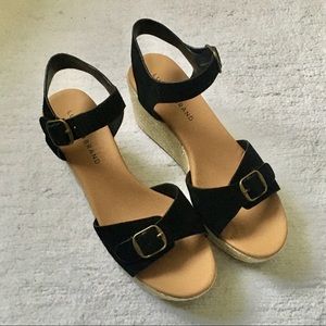 ✨New!✨ Lucky Brand Suede Platform Wedge Sandal